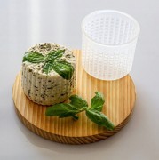 Forma serowarska okrągła 7.5x8cm na 250g