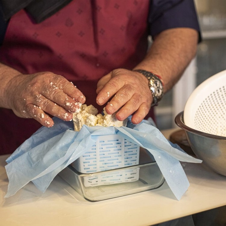 Forma serowarska KWADRATOWA 11x11x8.5cm 500g BW